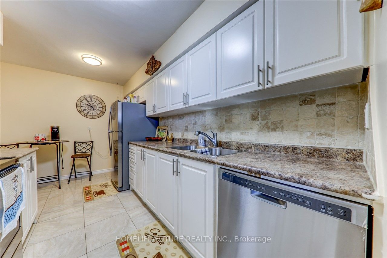 3420 Eglinton Ave E, #608