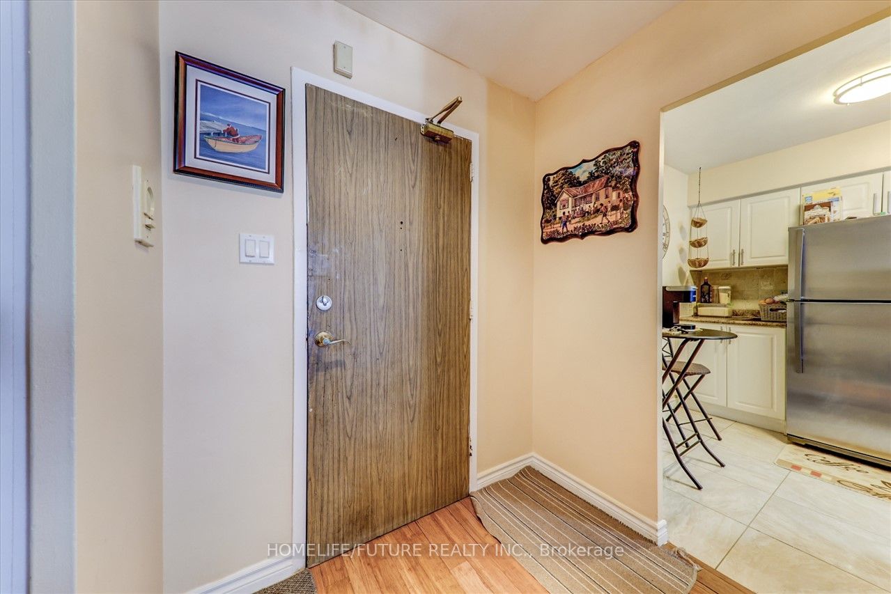 3420 Eglinton Ave E, #608