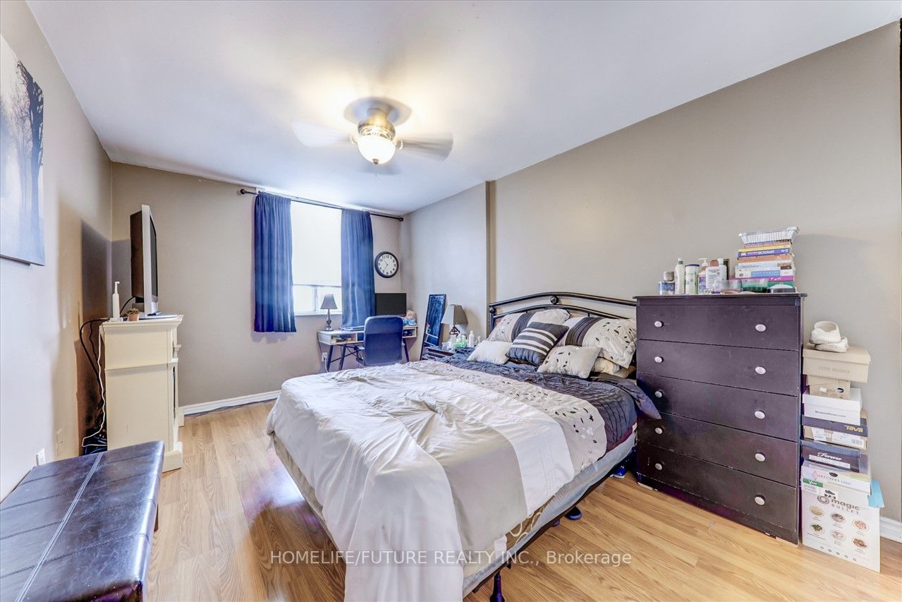 3420 Eglinton Ave E, #608
