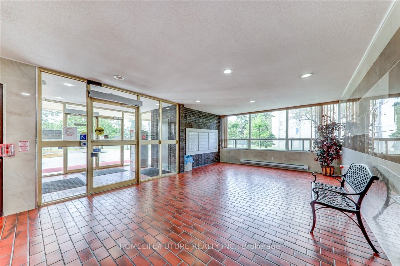 3420 Eglinton Ave E, #608