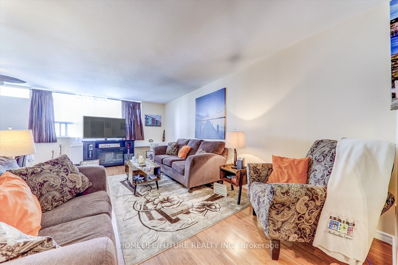 3420 Eglinton Ave E, #608