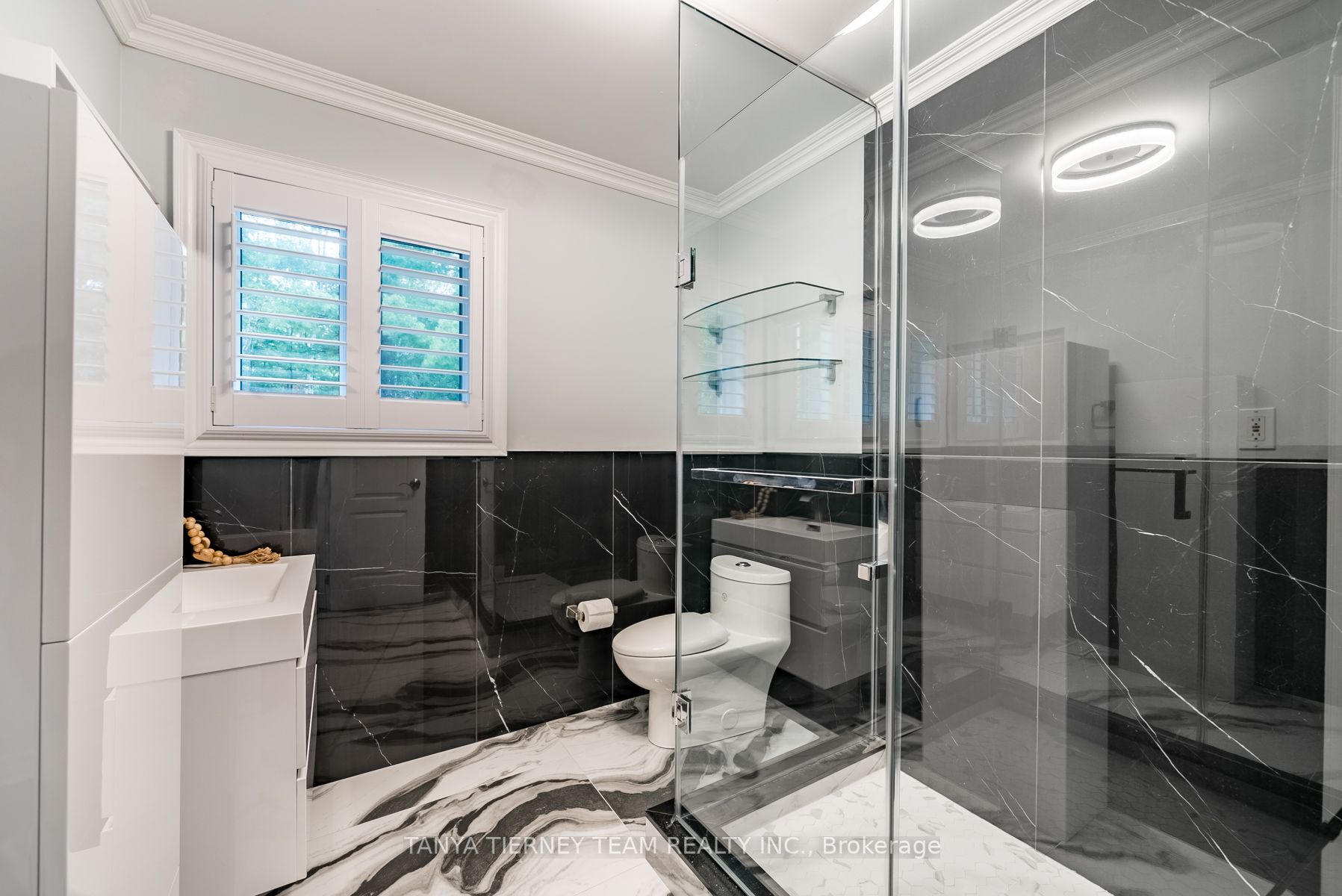 4 Woodbridge Circ