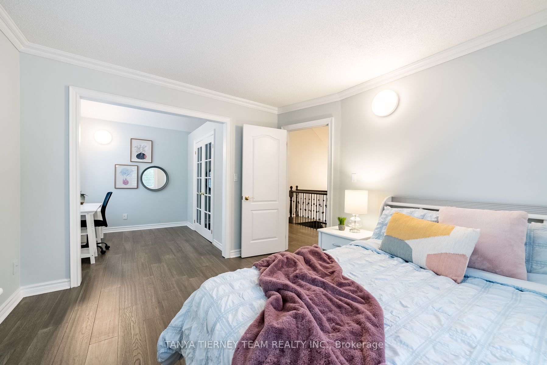4 Woodbridge Circ