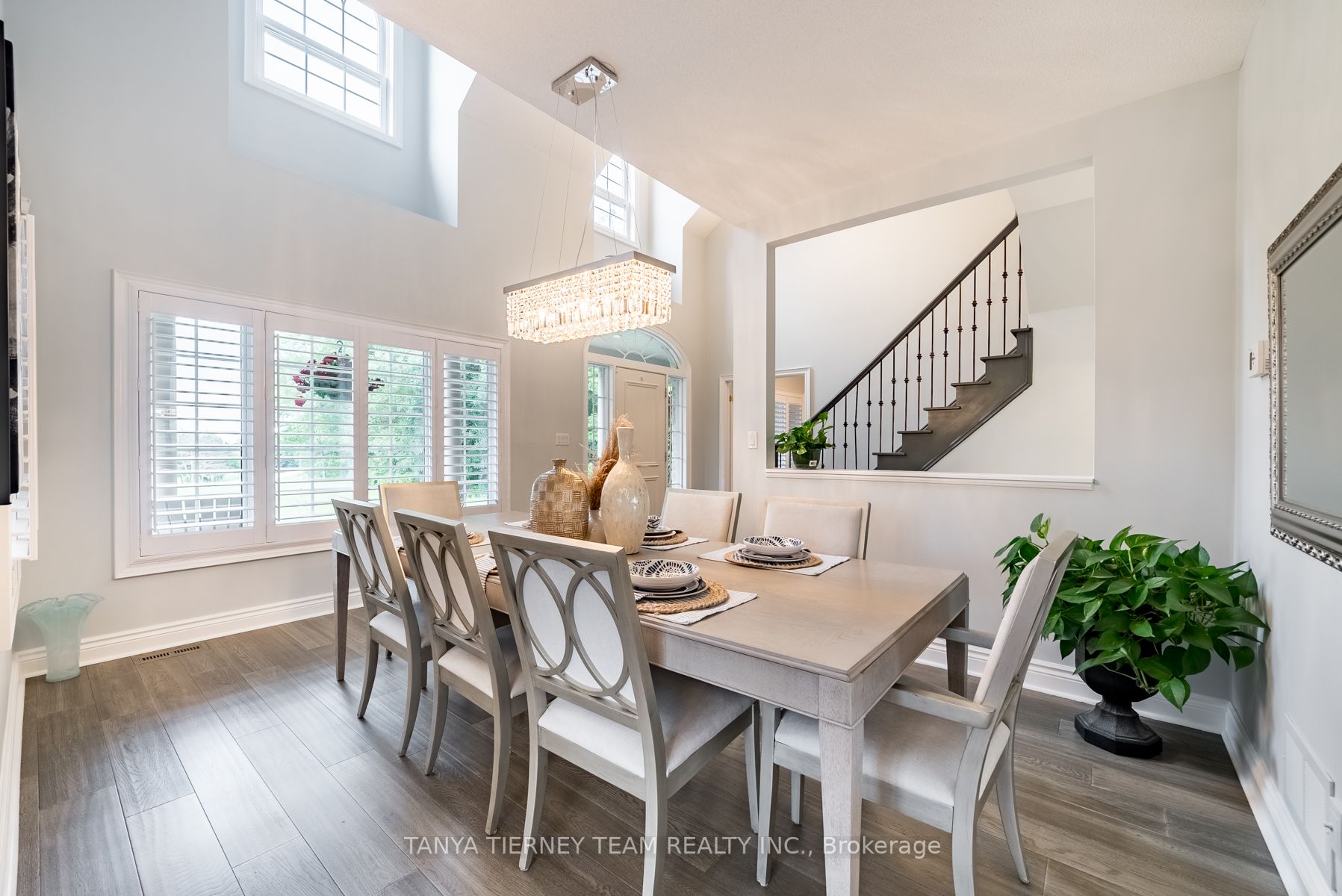 4 Woodbridge Circ