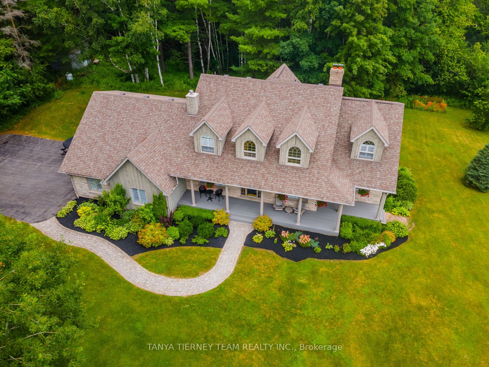 4 Woodbridge Circ