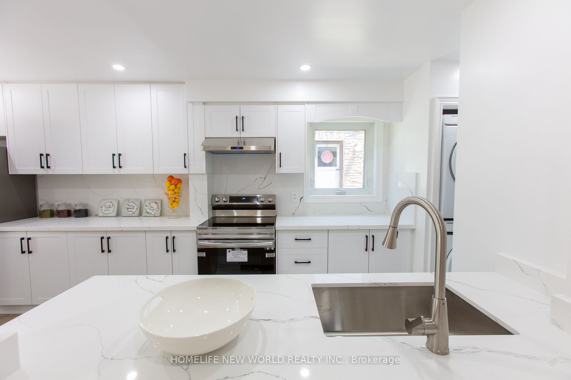 334 Chartland Blvd S