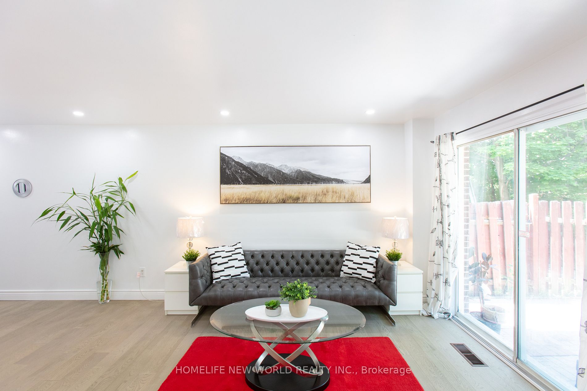 334 Chartland Blvd S