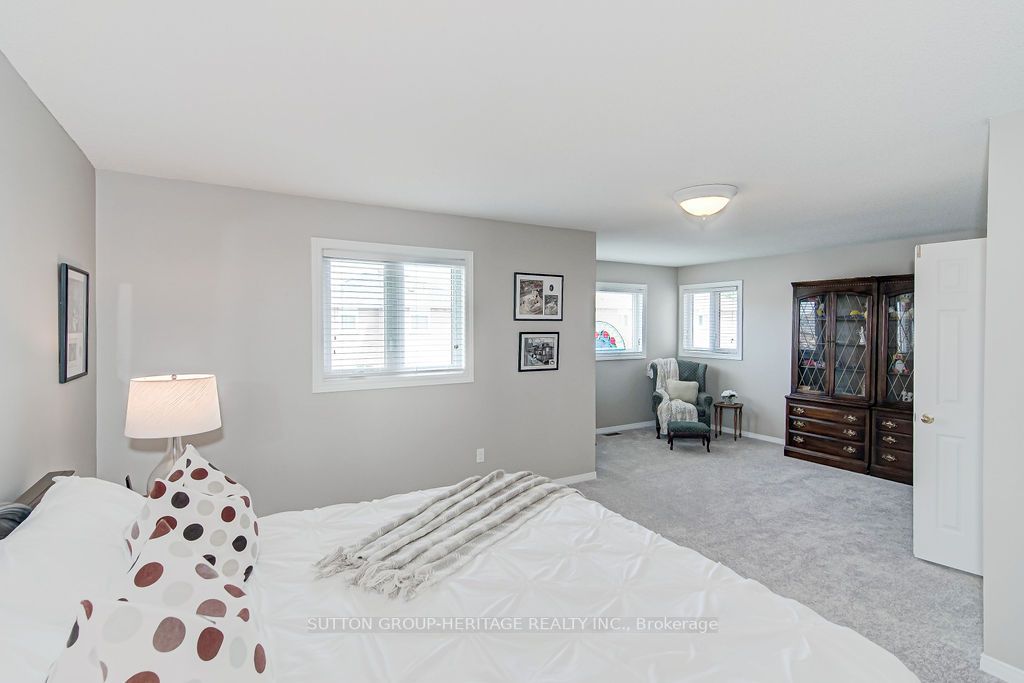38 Howes St