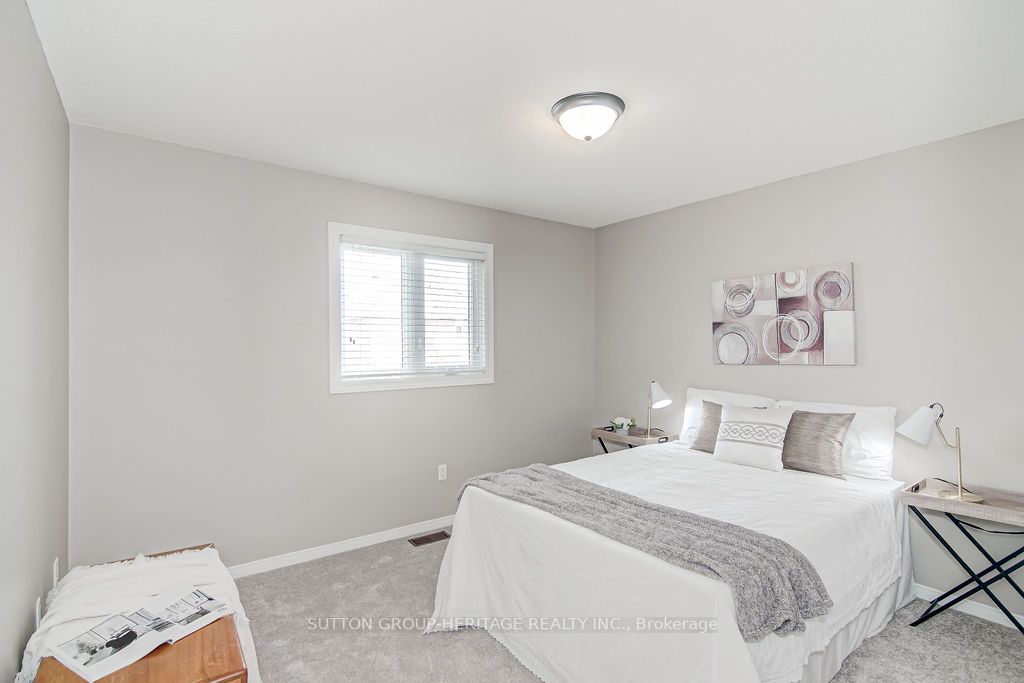 38 Howes St