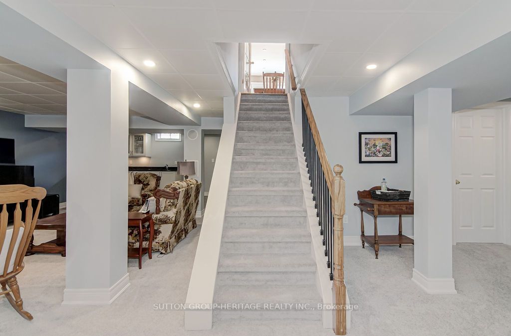 38 Howes St