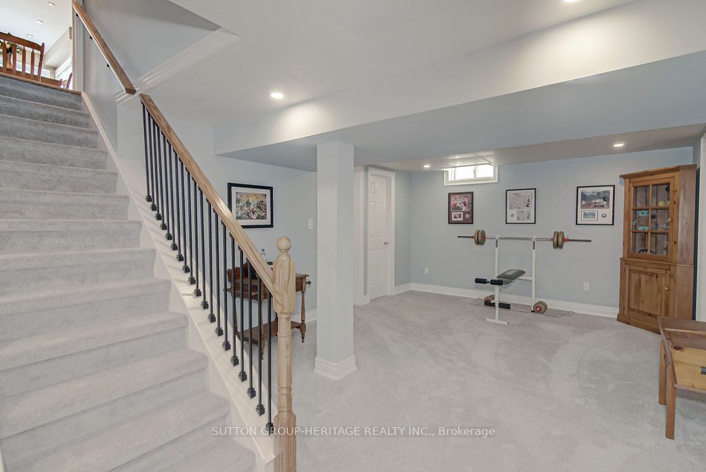 38 Howes St