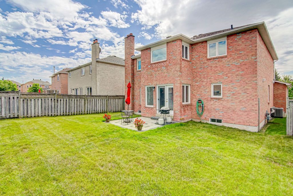 38 Howes St