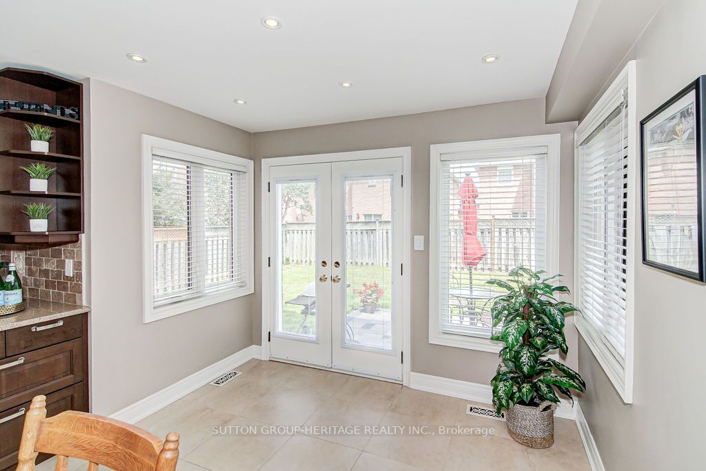 38 Howes St