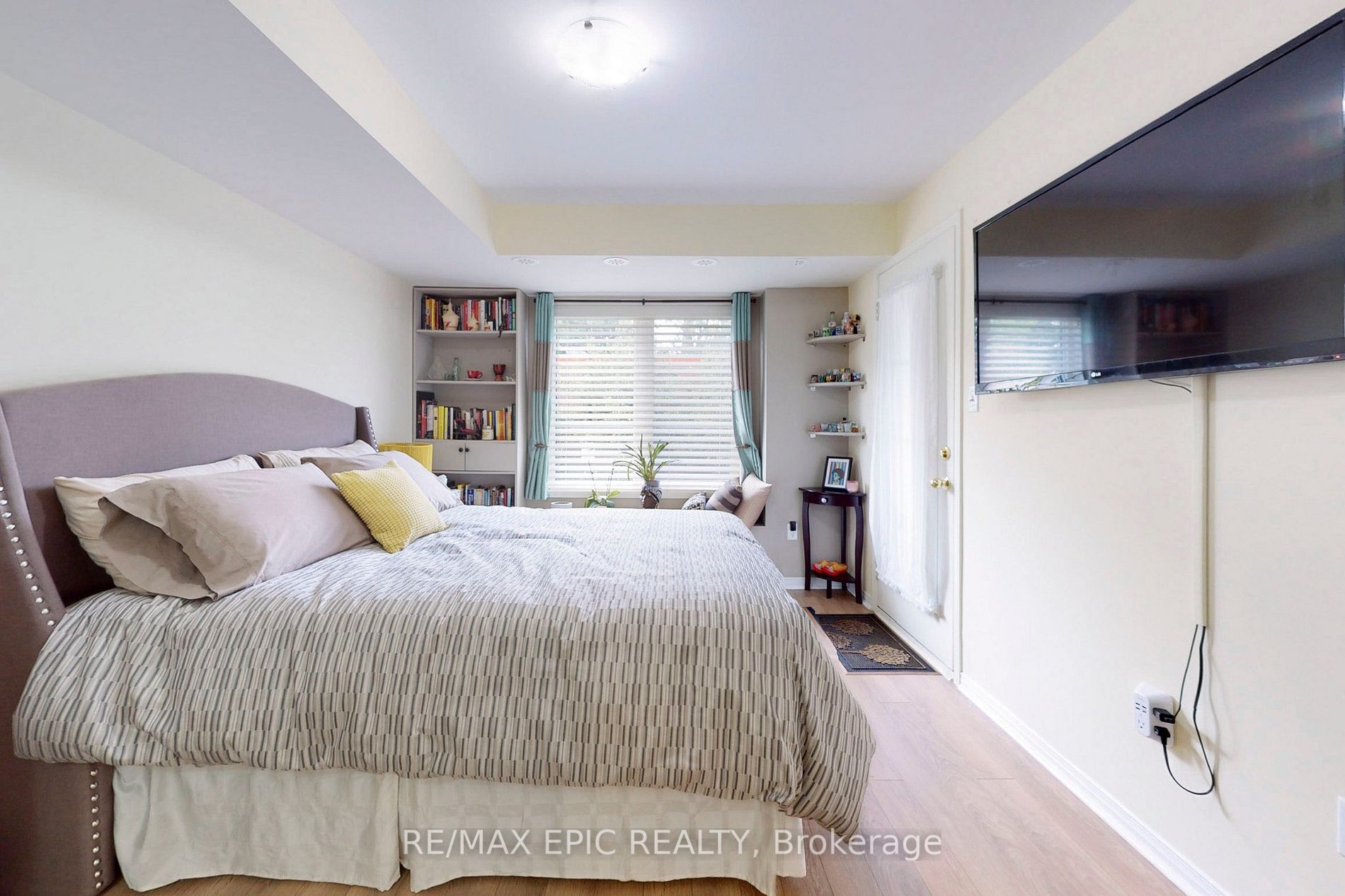 6063 Kingston Road, #10