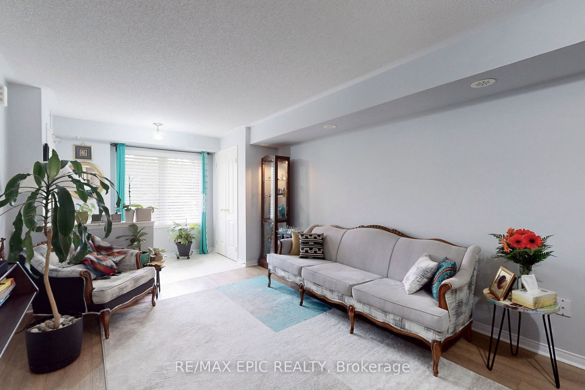 6063 Kingston Road, #10