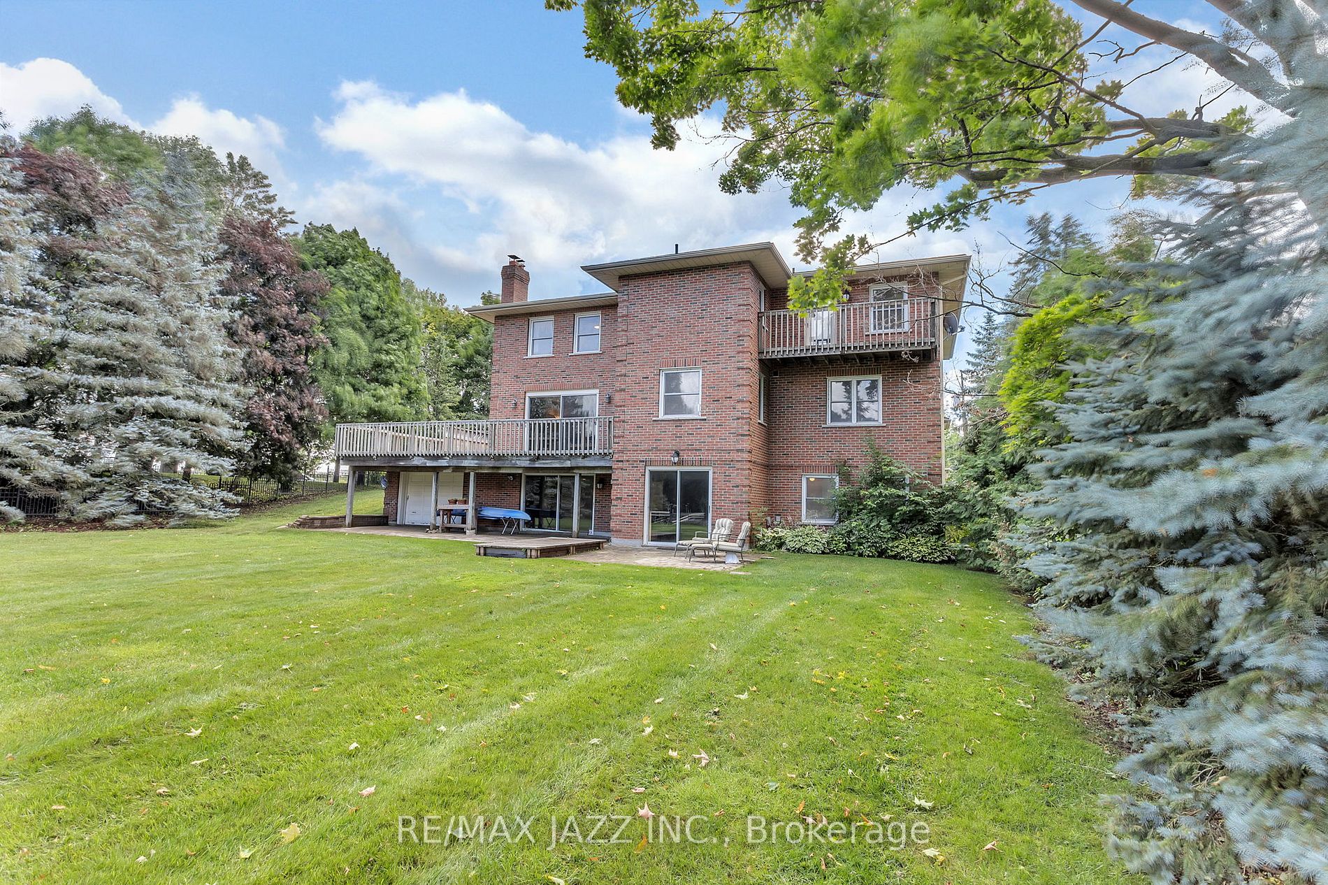 572 Fralicks Beach Rd