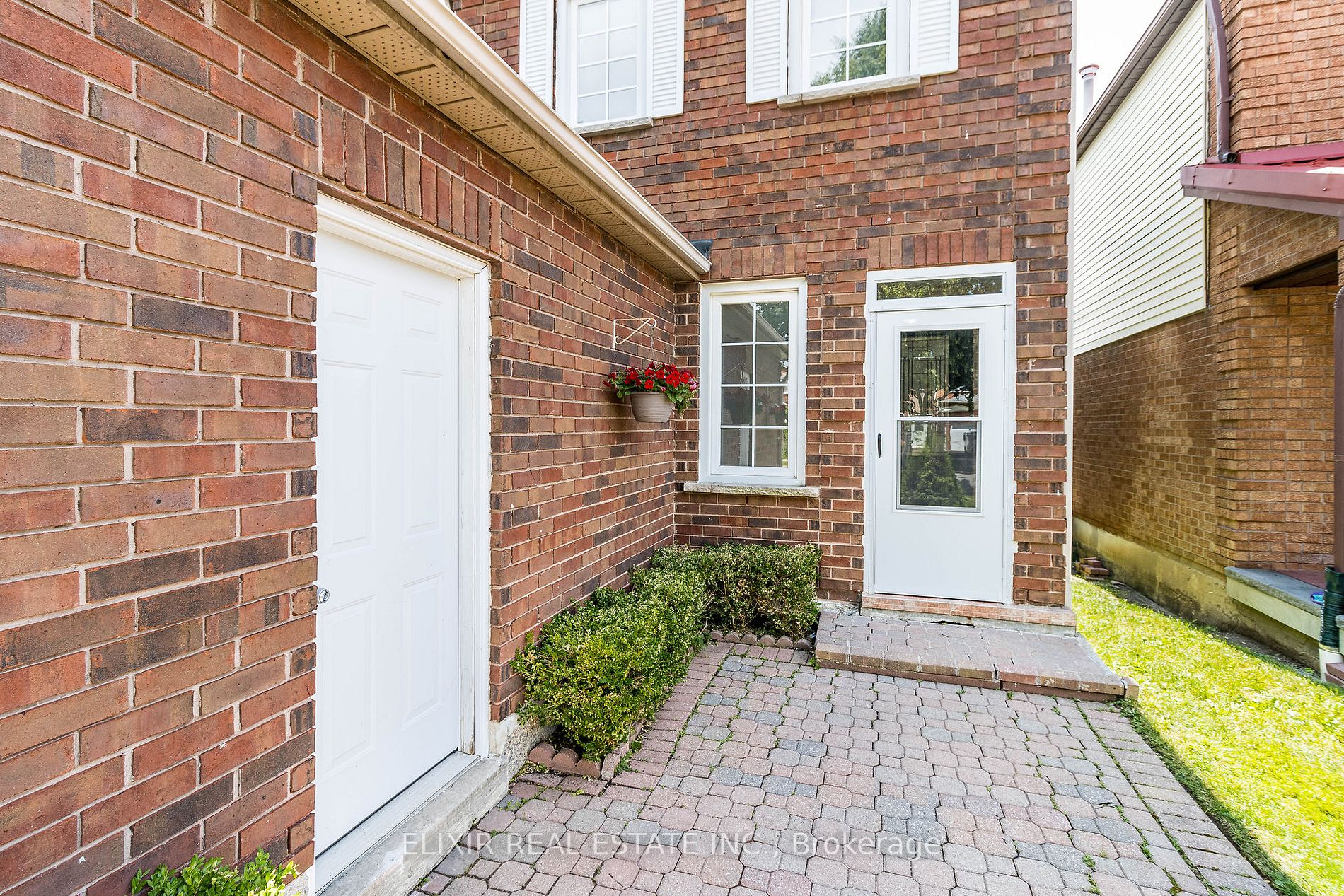 40 Marsdale Crescent