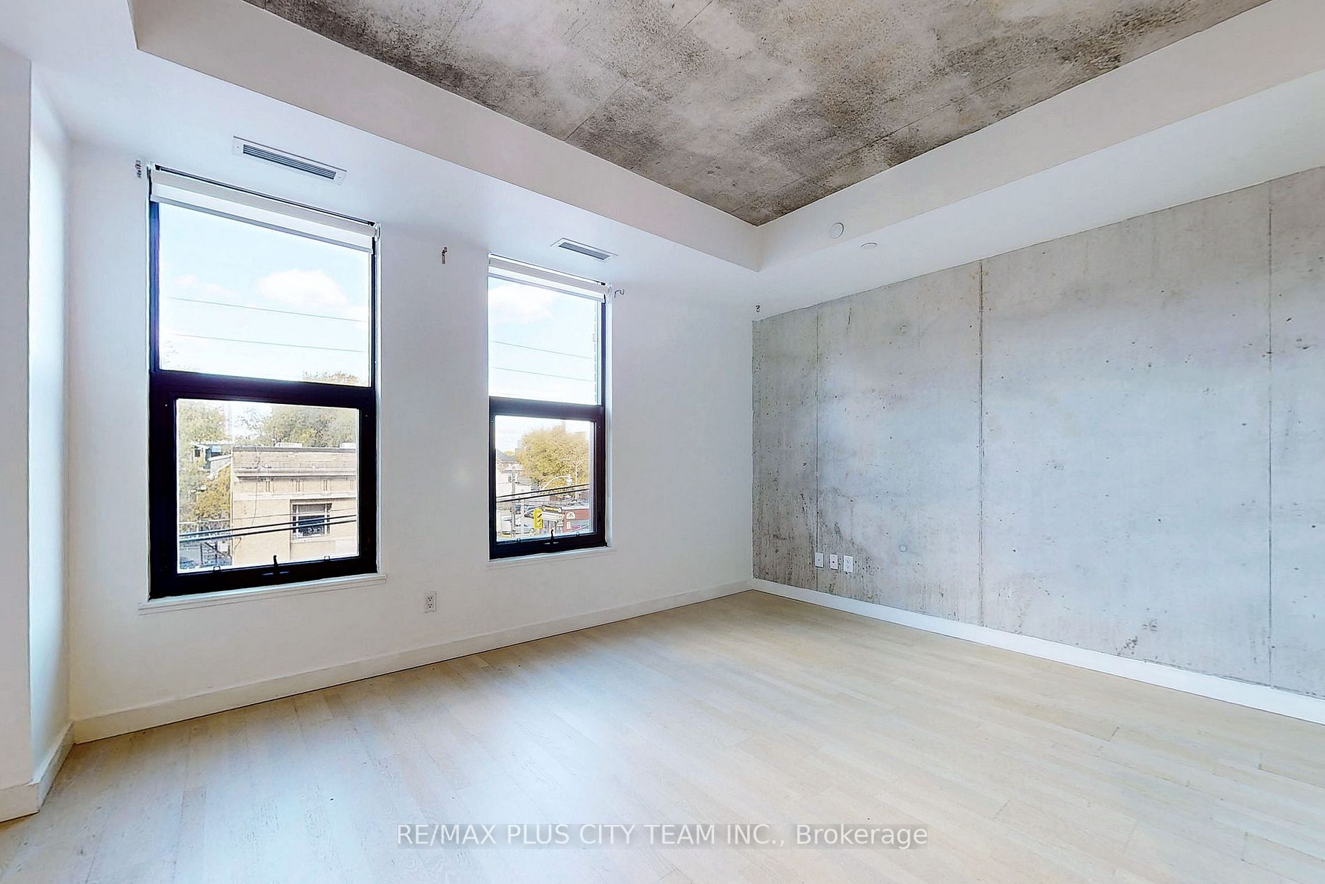 246 Logan Ave, #319