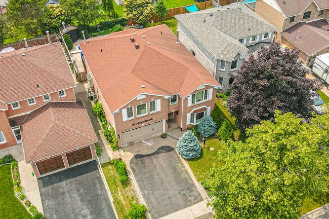 936 Mount Allan Ave