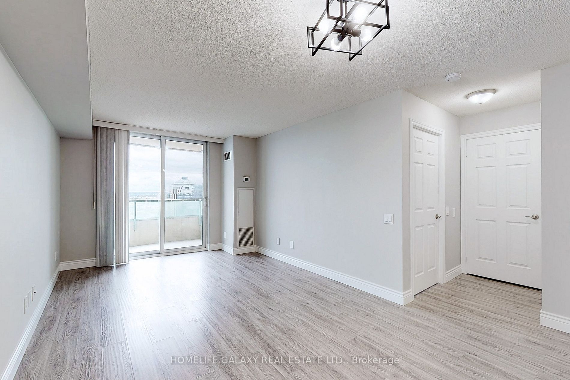 61 Town Centre Crt, #1907