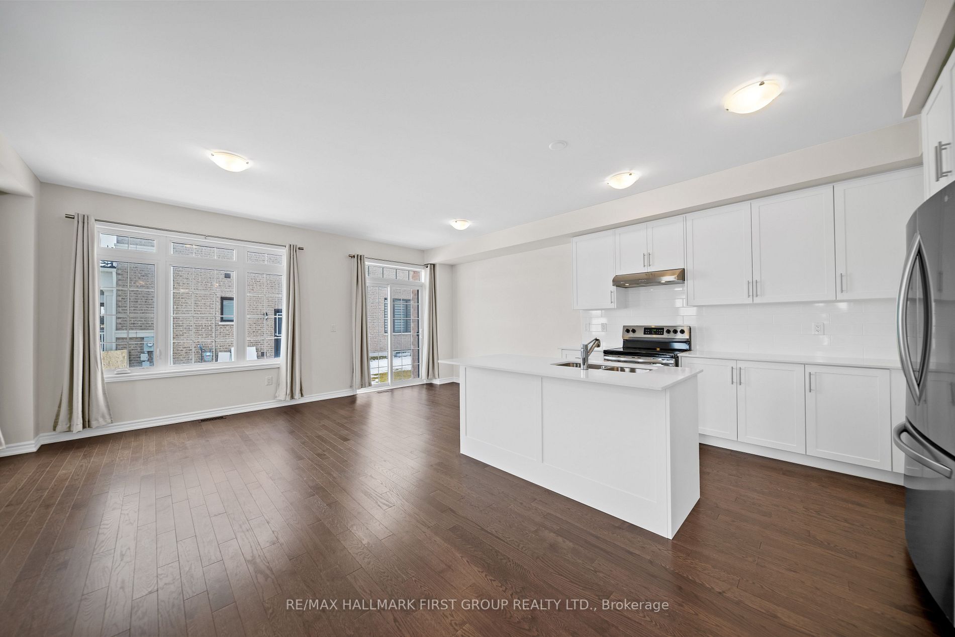 24 Floodgate Rd