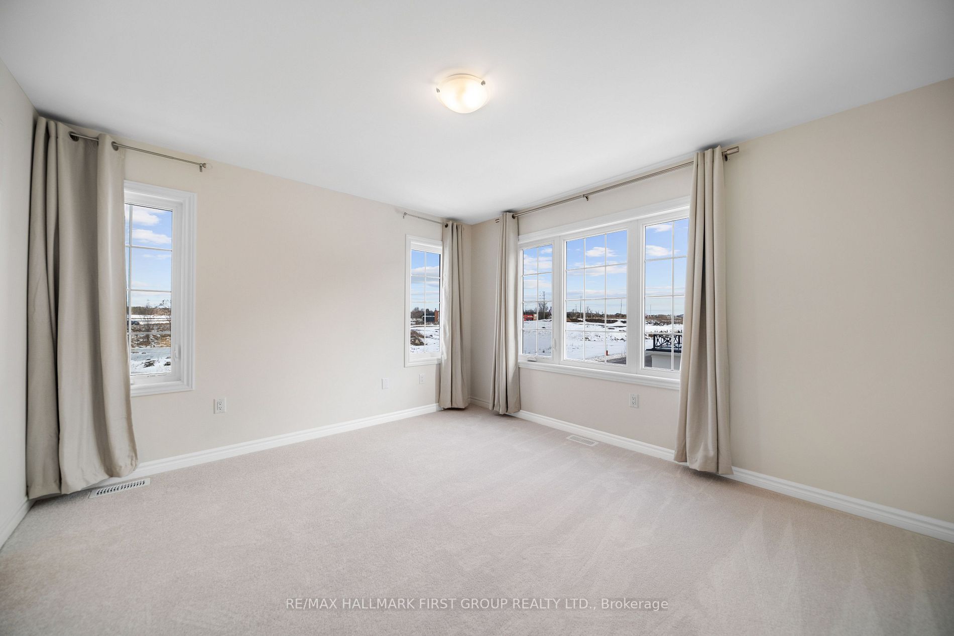 24 Floodgate Rd