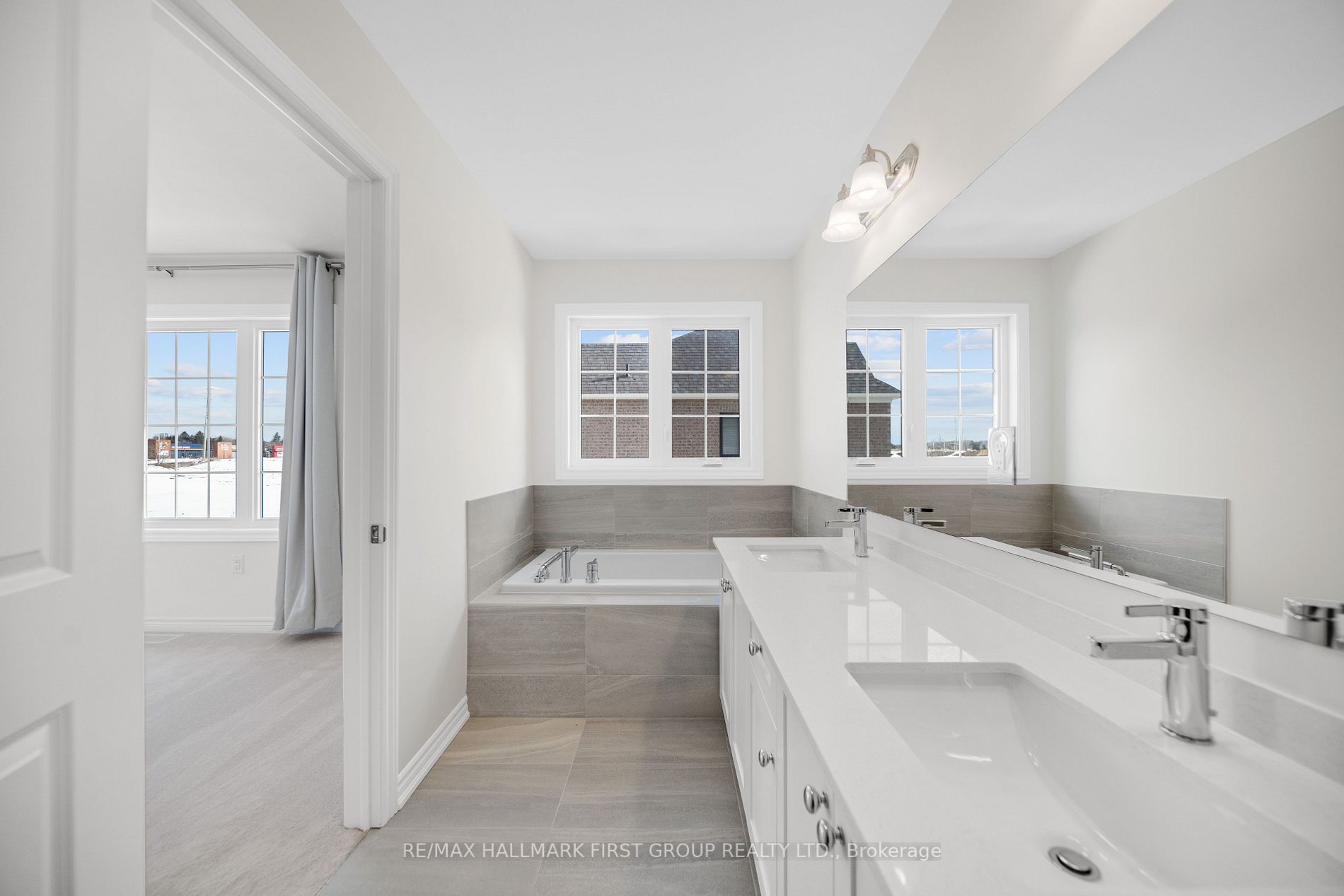 24 Floodgate Rd