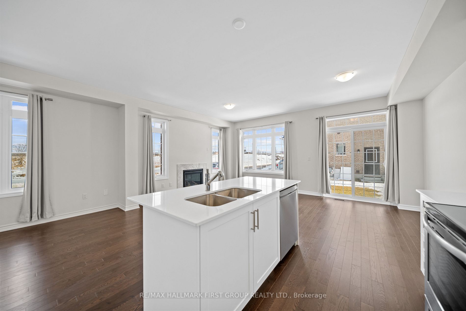 24 Floodgate Rd