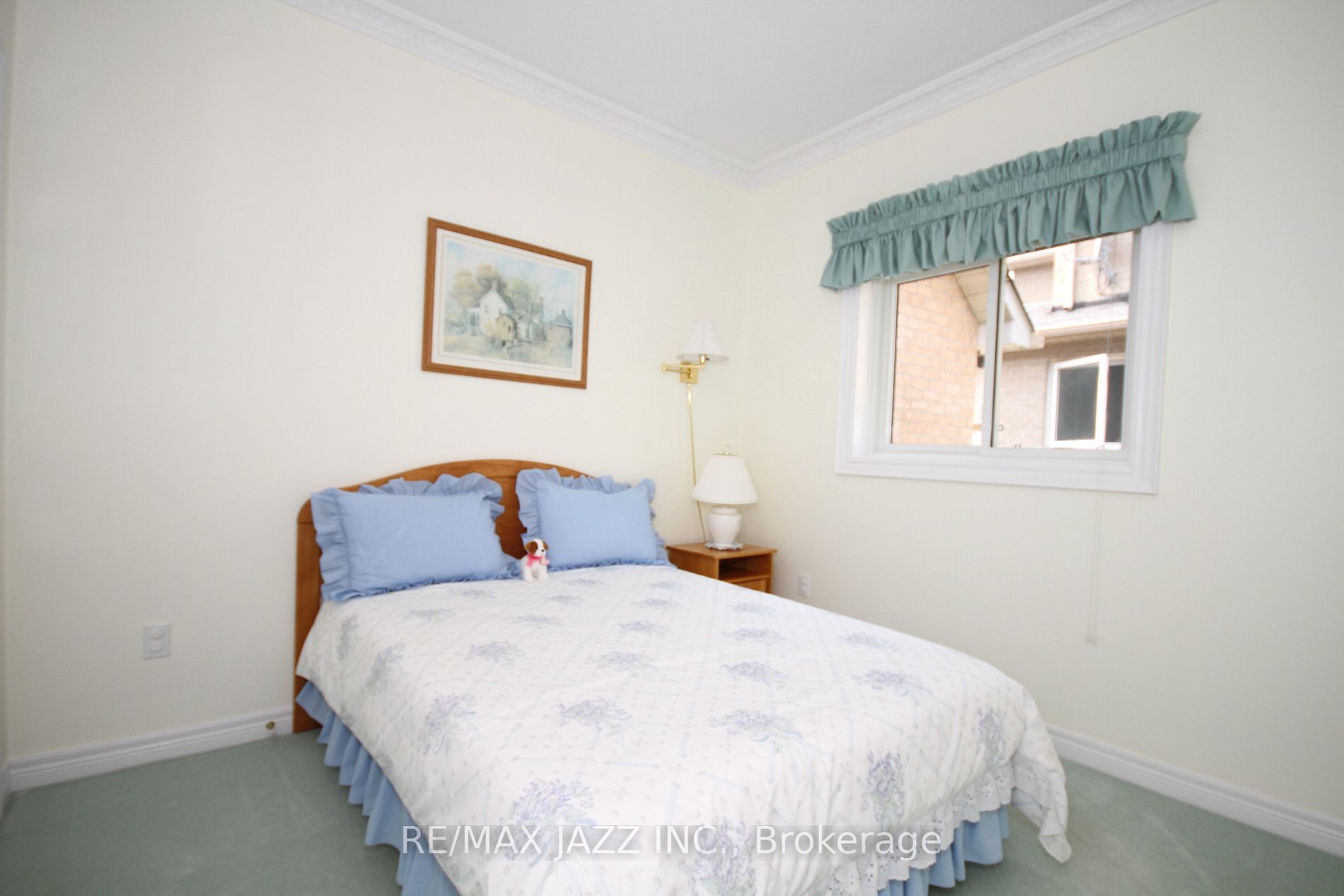 121 Whitburn St