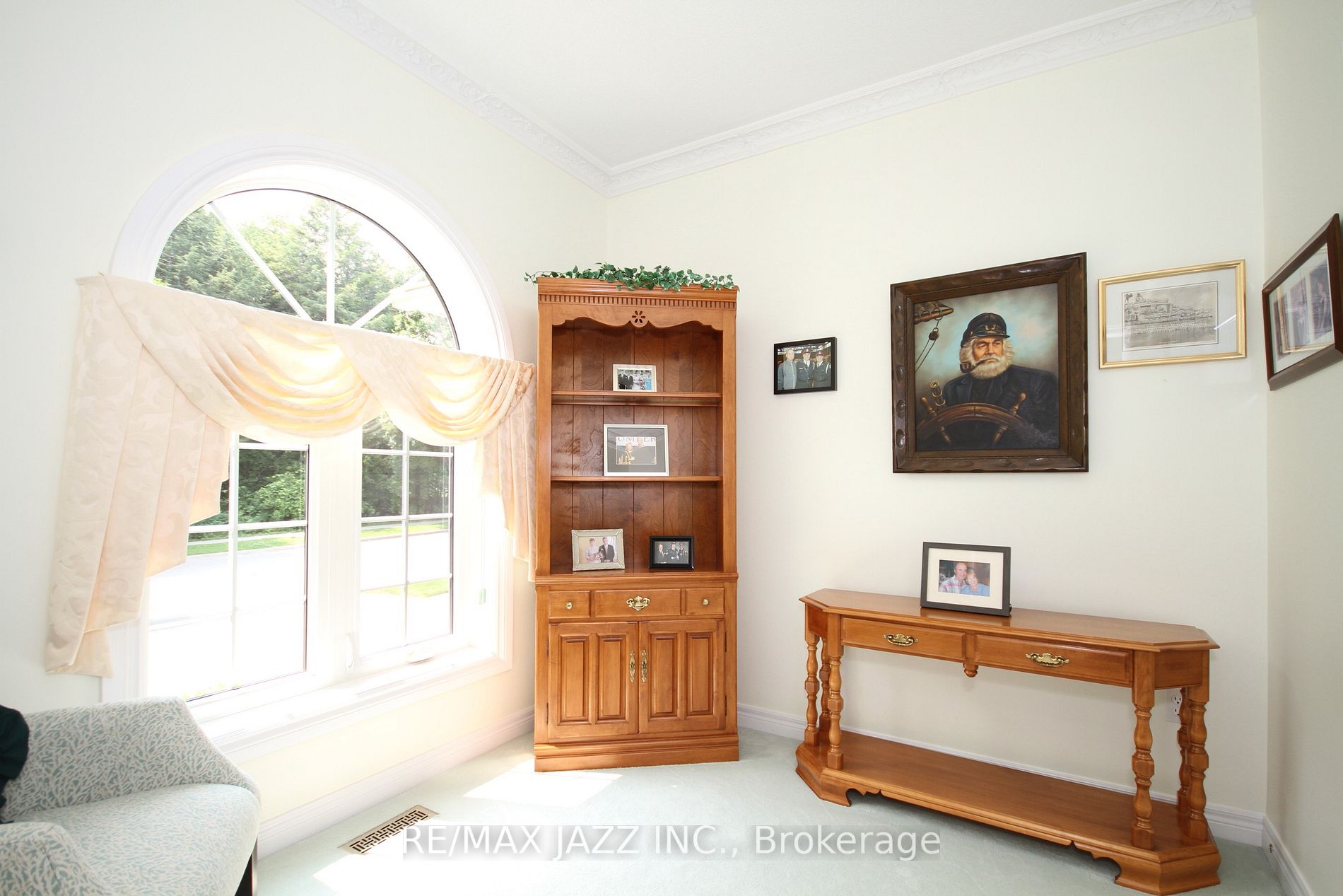 121 Whitburn St