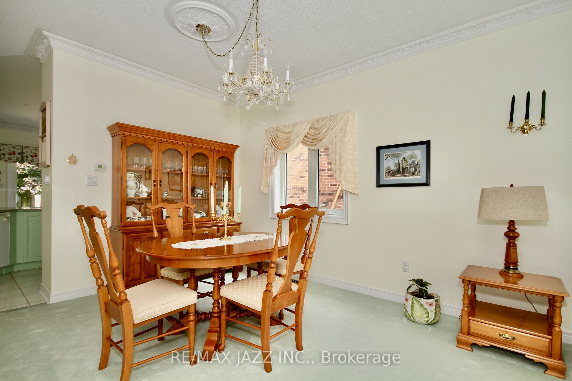 121 Whitburn St
