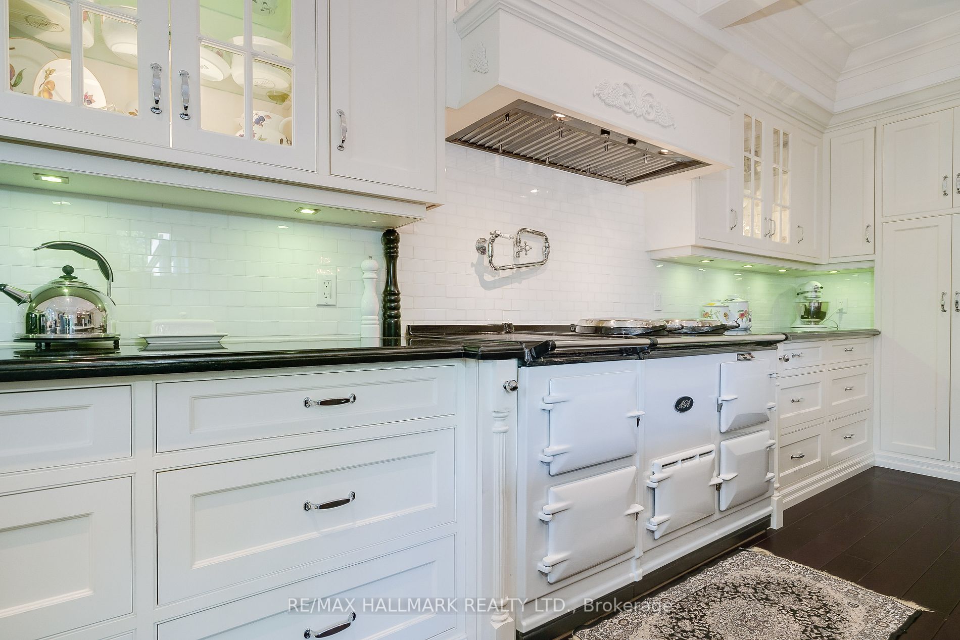 31 Red Deer Ave