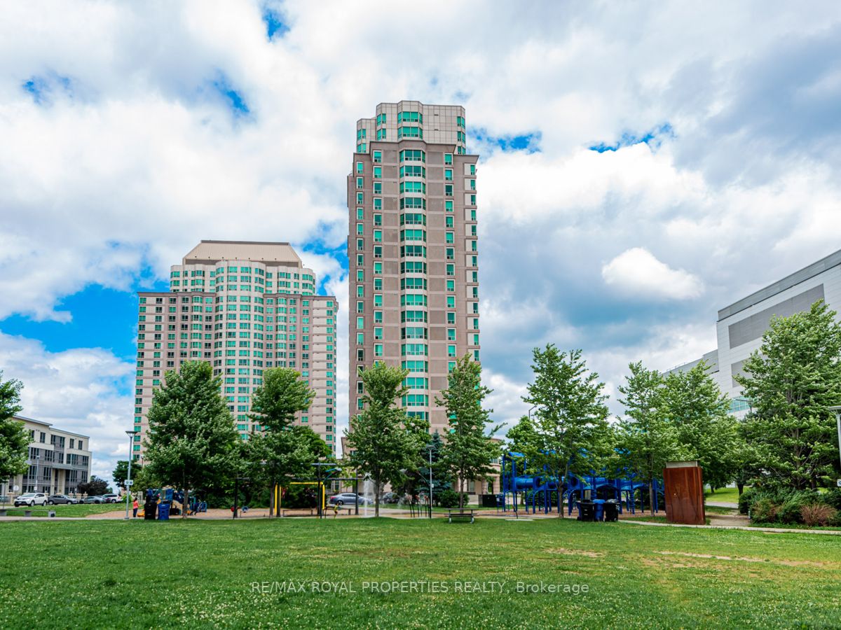 1 Lee Centre Dr, #2106