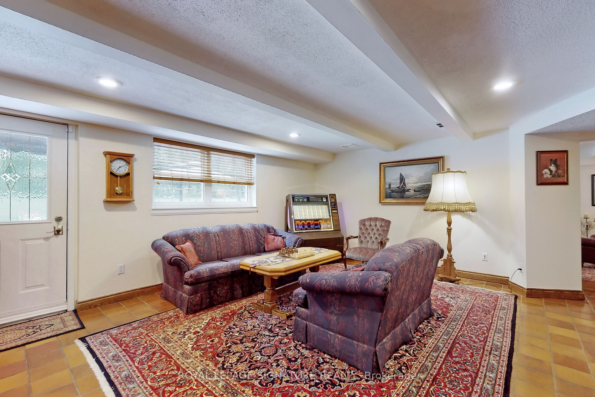 10 Silversand Pl