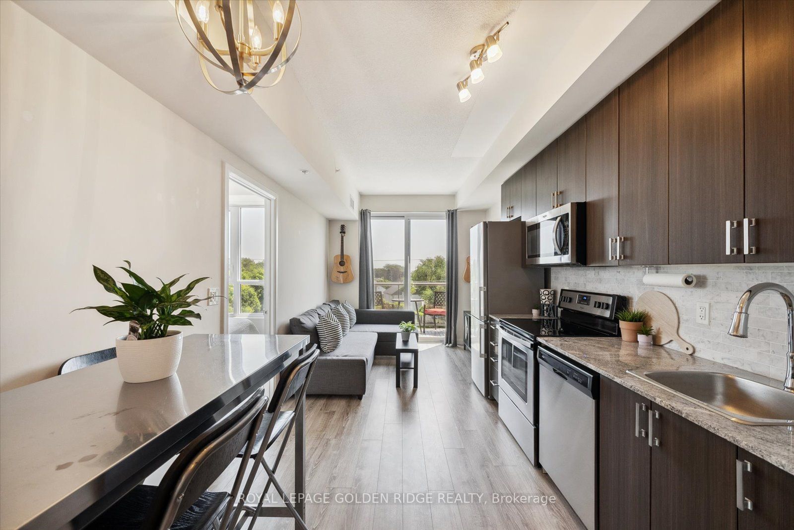 22 East Haven Dr, #523