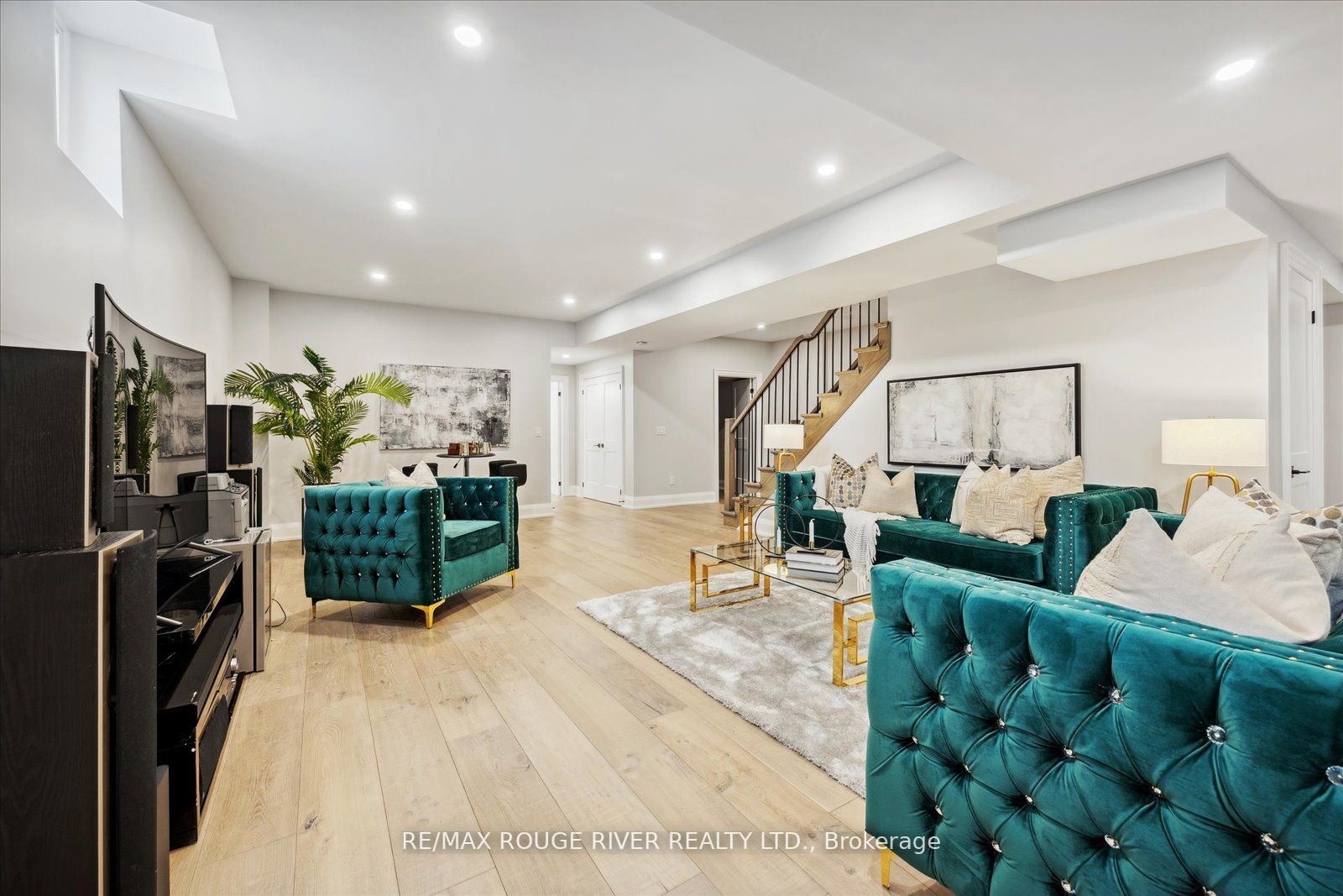 46 Charles Tilley Cres