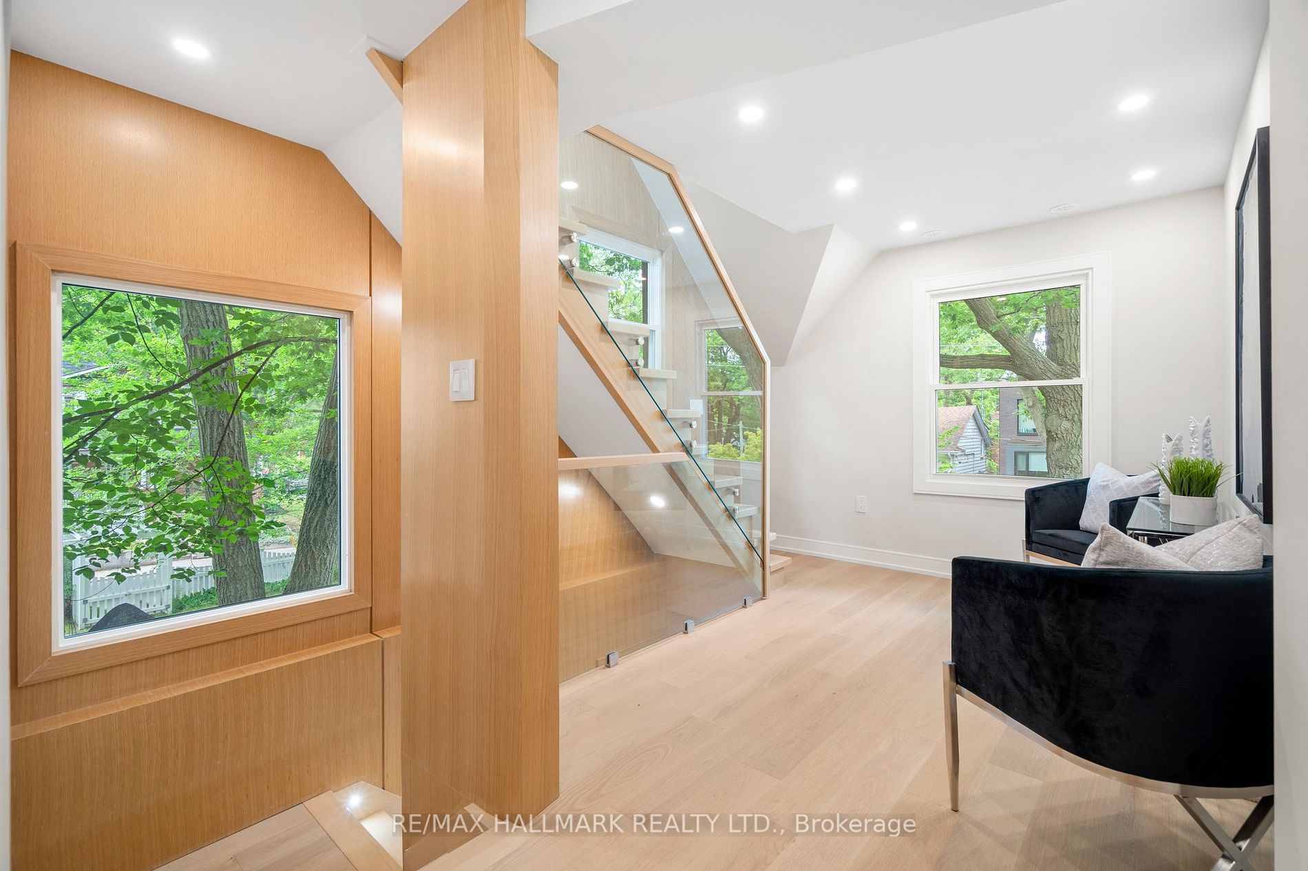 28 Pine Avenue