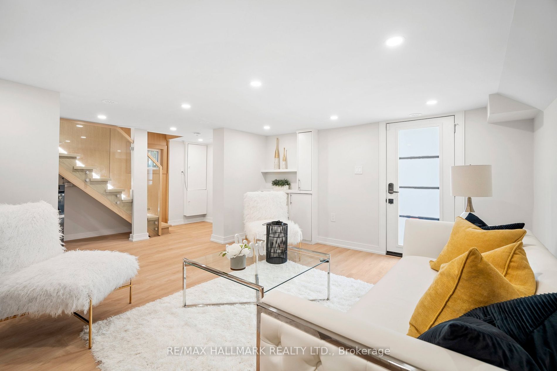 28 Pine Avenue