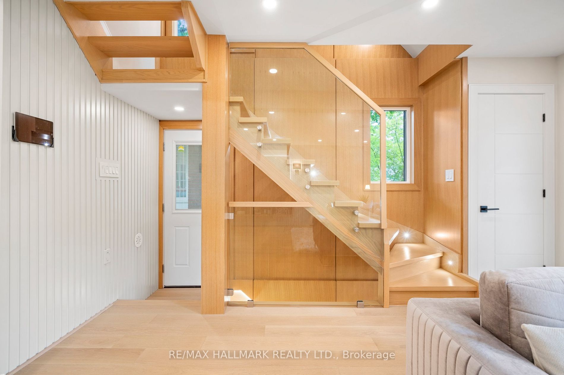 28 Pine Avenue