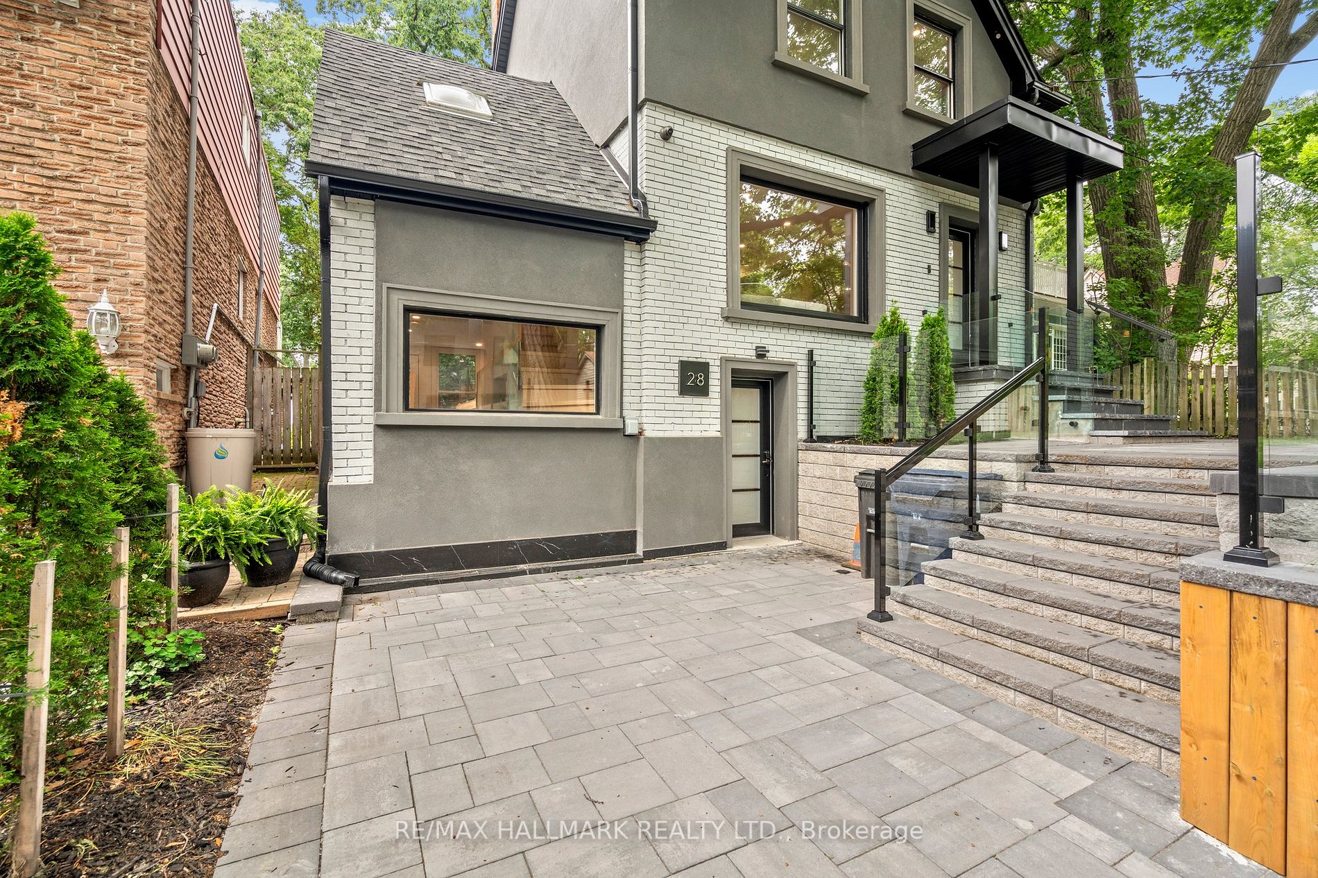 28 Pine Avenue