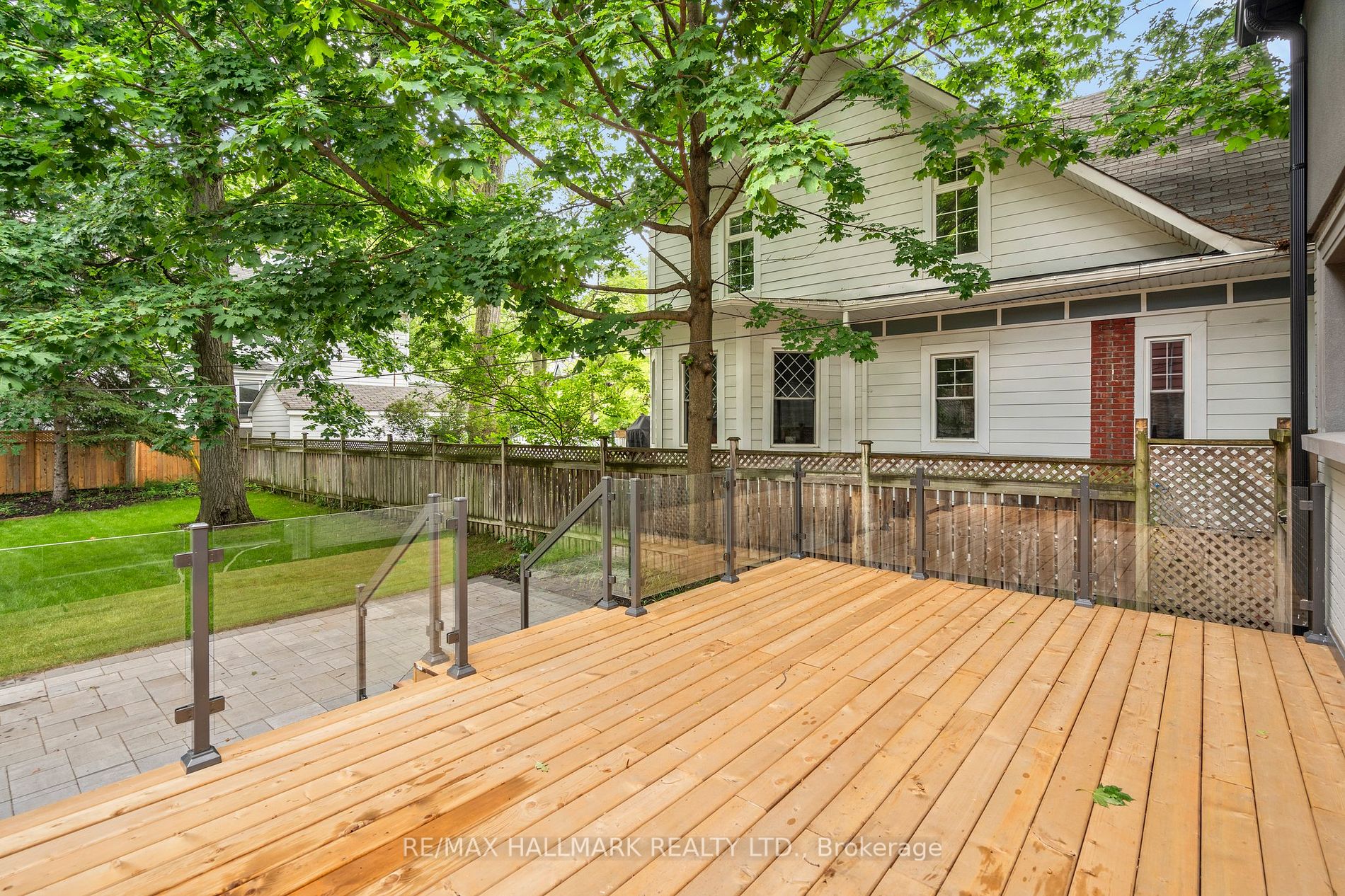 28 Pine Avenue
