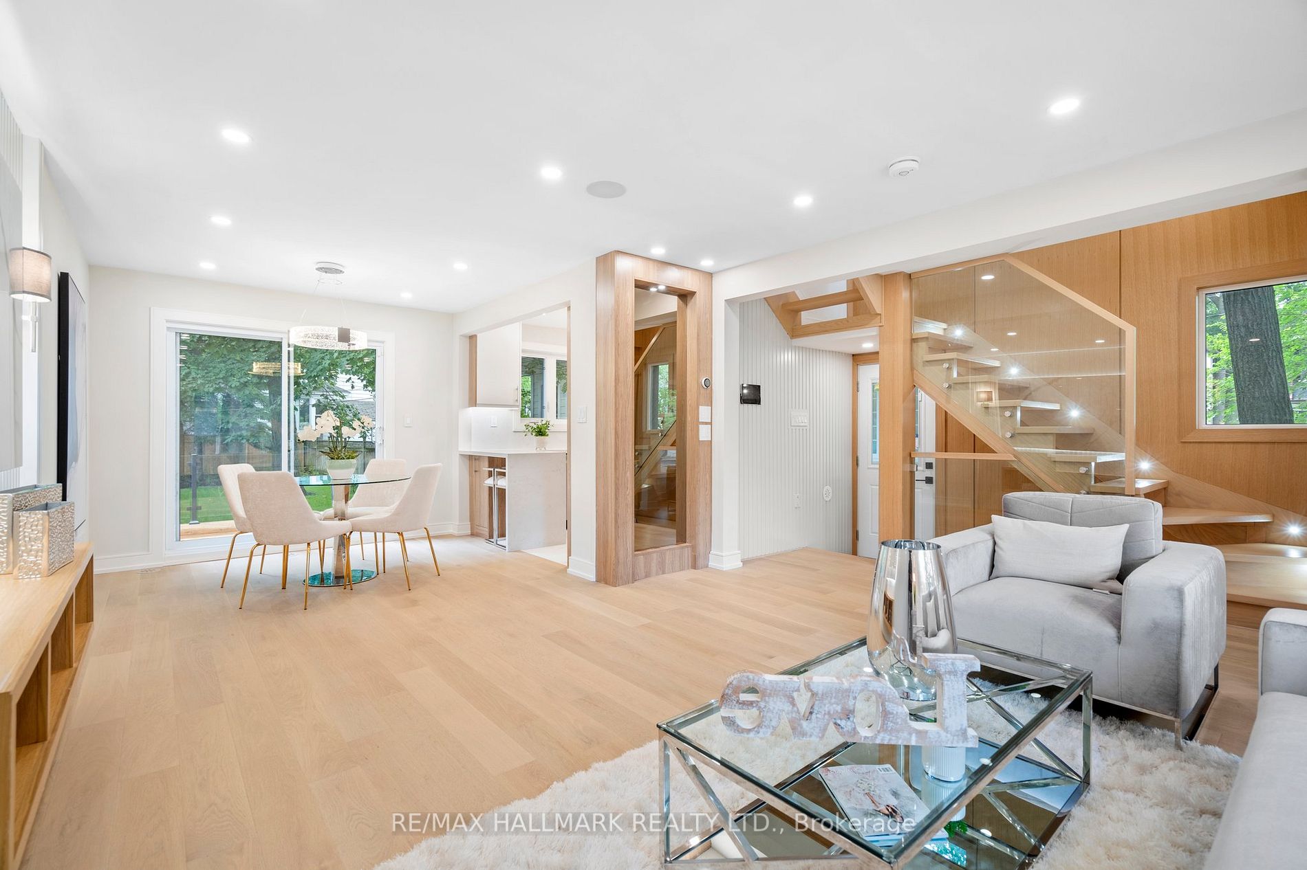 28 Pine Avenue
