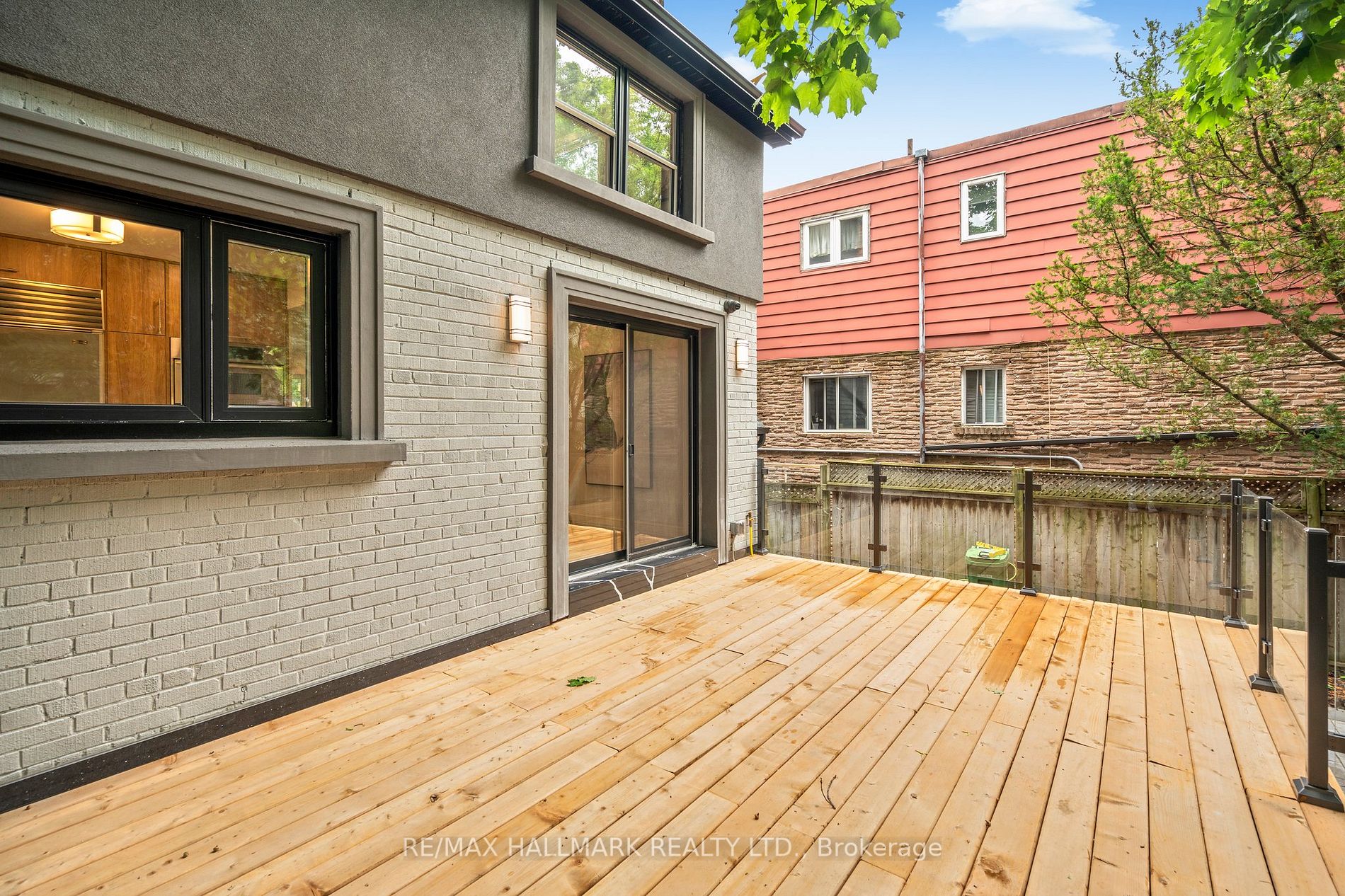 28 Pine Avenue