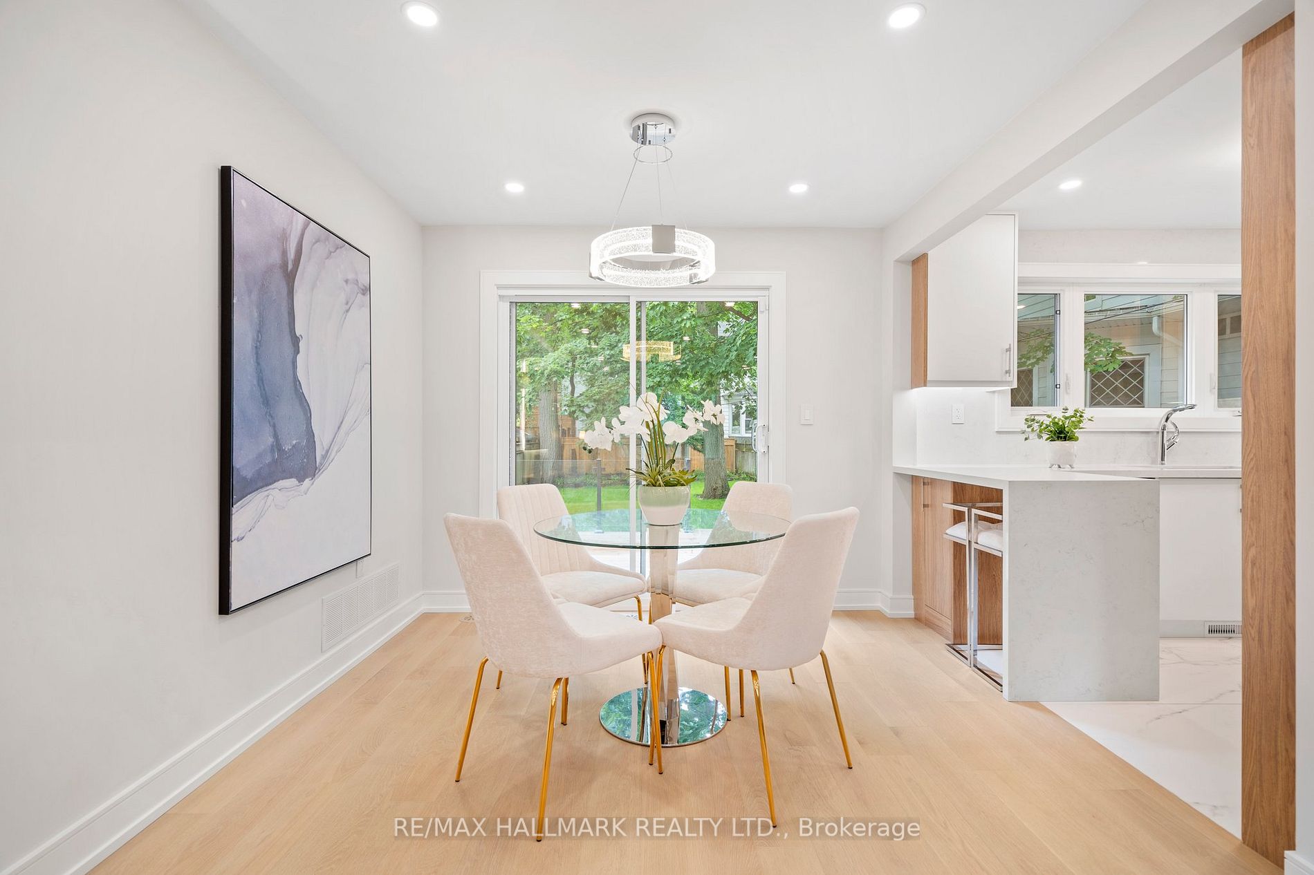 28 Pine Avenue