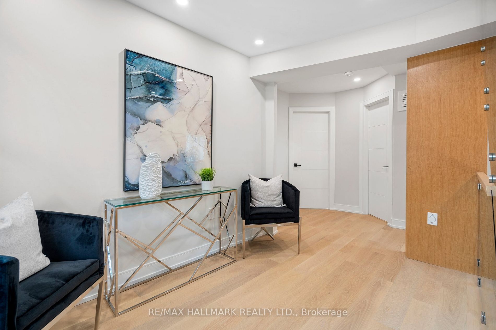 28 Pine Avenue