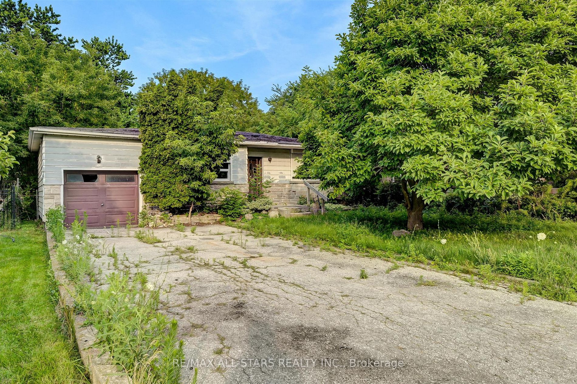 37 Muir Dr