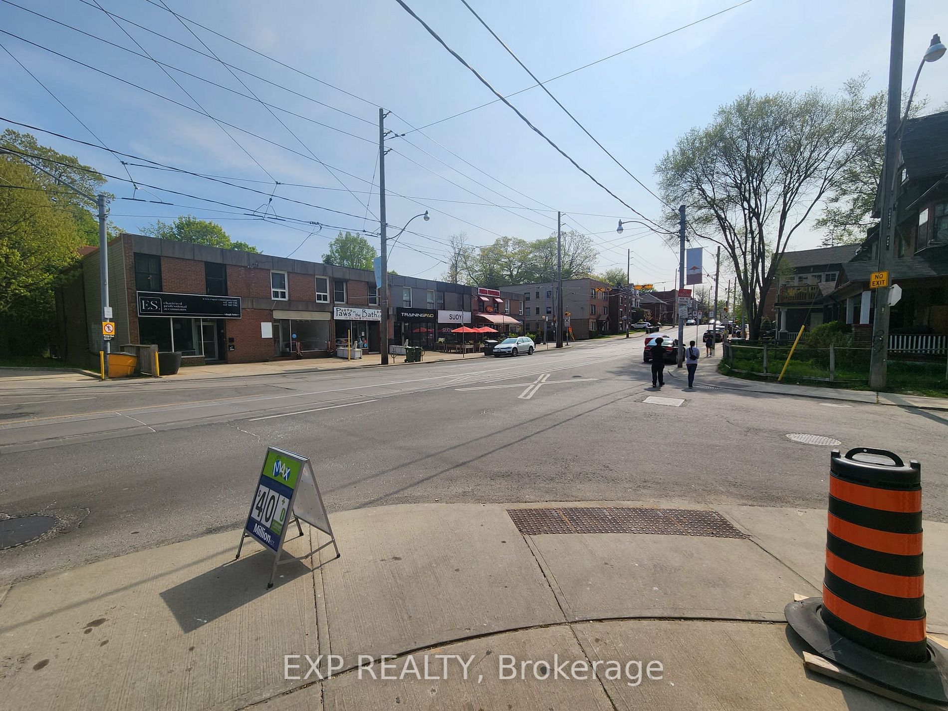 2354 Queen St E