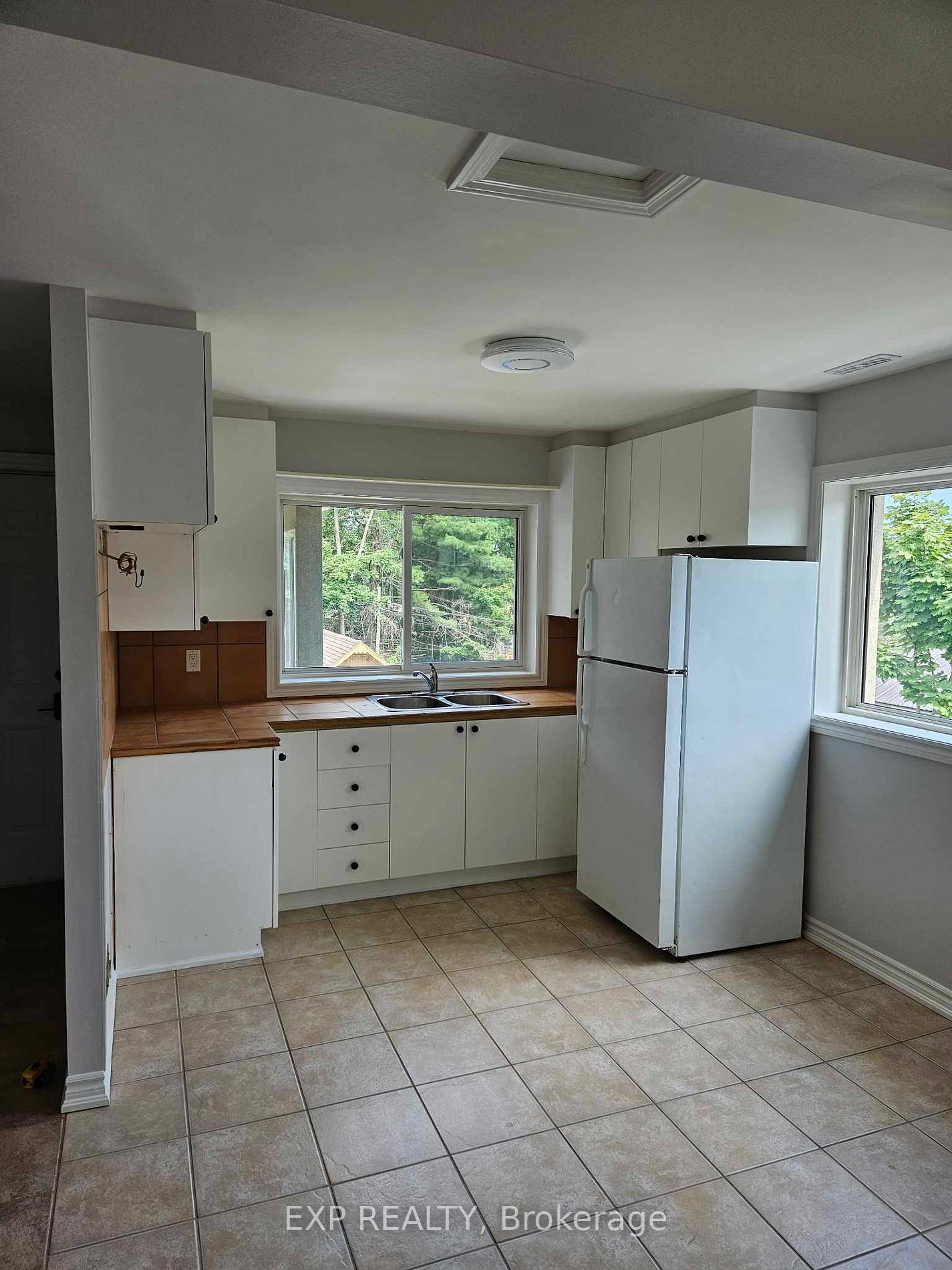 9 Atkinson Ave, #Upper