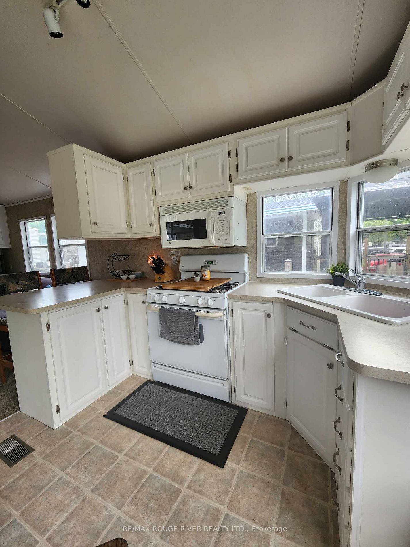 225 Platten Blvd, #215