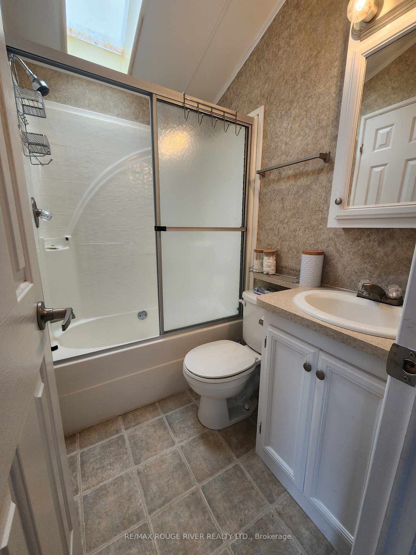 225 Platten Blvd, #215